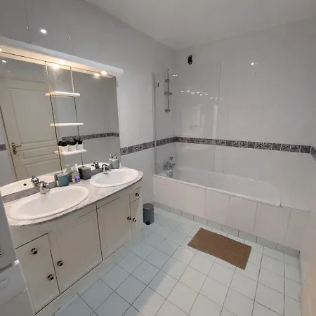 شقة Superbe Renove Face Au De *