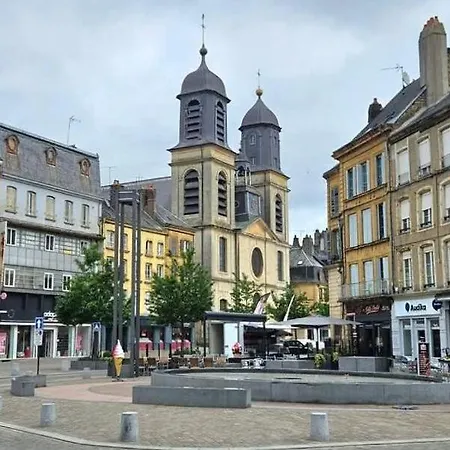 Superbe Renove Face Au De Apartment *