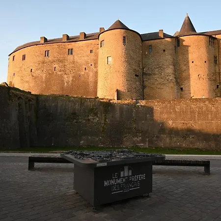 Superbe Renove Face Au De Apartment Sedan