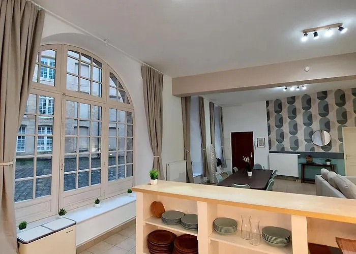 Superbe Renove Face Au De Apartment Sedan