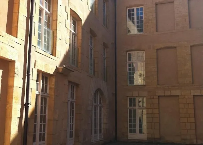 Apartment Superbe Renove Face Au De